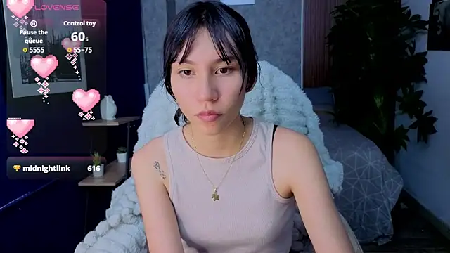 Miaa Lee7 online show from May 12, 2026, 9:12 pm