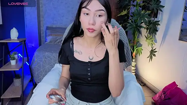 Miaa Lee7 online show from May 19, 2026, 9:10 pm
