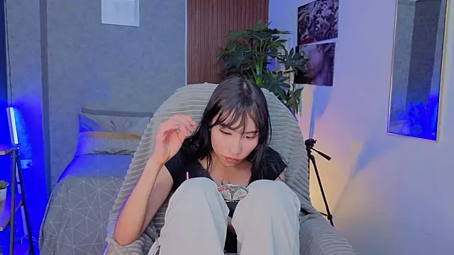 Miaa Lee7 online show from May 23, 2026, 8:46 pm