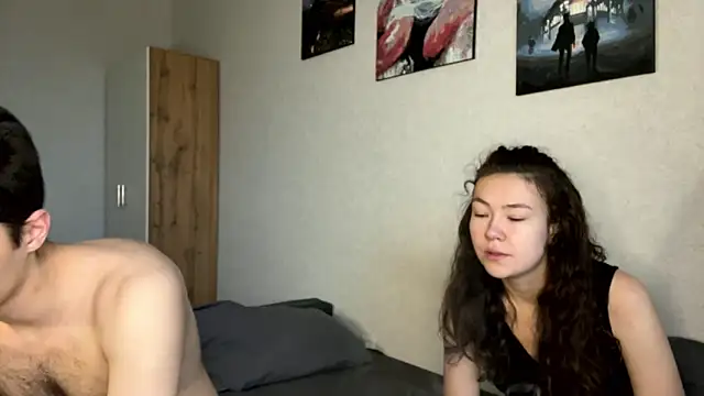 Tw1nFlame online show from November 18, 2025, 11:03 am