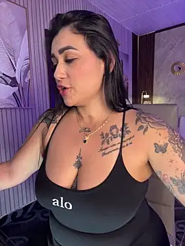 Madissonlove 1 online show from April 26, 2026, 10:40 pm