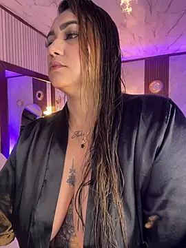 Madissonlove 1 online show from July 16, 2026, 5:52 pm