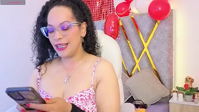 Snapshot of Cintiia_Holmes chatting on February 15, 2026, 1:02 am Cintiia Holmes online show from February 15, 2026, 1:02 am