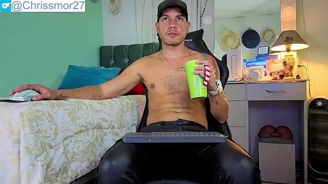 Snapshot of Chrissken chatting on October 1, 2025, 1:33 am Chrissken online show from October 1, 2025, 1:33 am