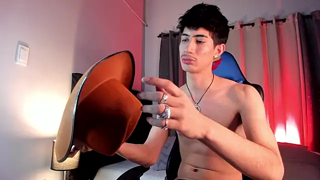 NovaaWheler online show from October 2, 2025, 9:11 pm