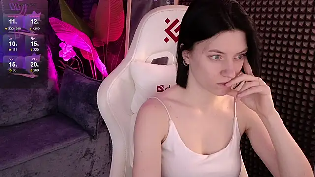 Snapshot of roxy_riot_ chatting on September 29, 2025, 1:33 am roxy riot online show from September 29, 2025, 1:33 am