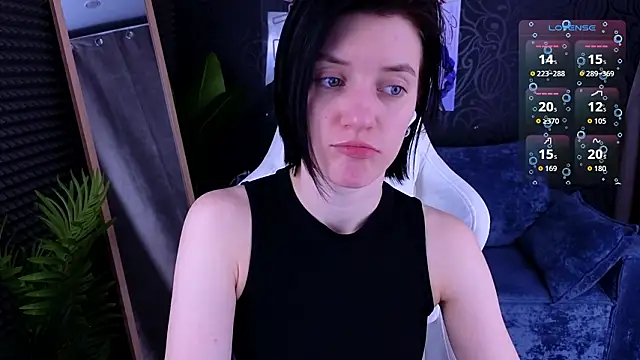 roxy riot  online show from February 7, 2026, 1:31 am