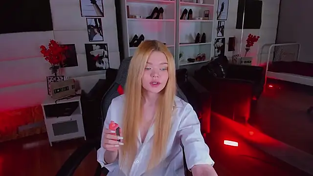 AdeleCartier online show from February 13, 2025, 4:22 am