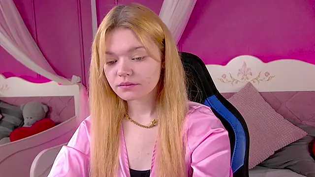 AdeleCartier online show from March 7, 2025, 12:48 am