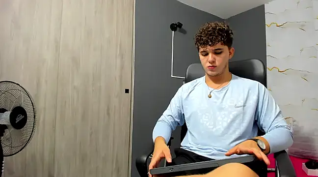 ErosGeorgiou online show from February 6, 2025, 11:54 am