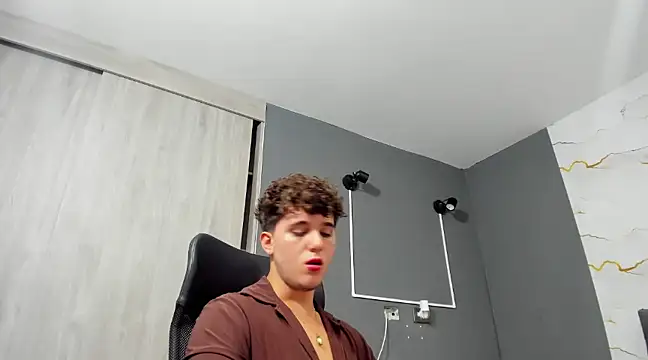 ErosGeorgiou online show from February 7, 2025, 2:37 pm