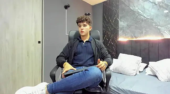ErosGeorgiou online show from February 9, 2025, 3:56 pm