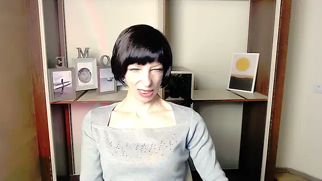  AngeliaFlow  online show from September 29, 2025, 7:13 am