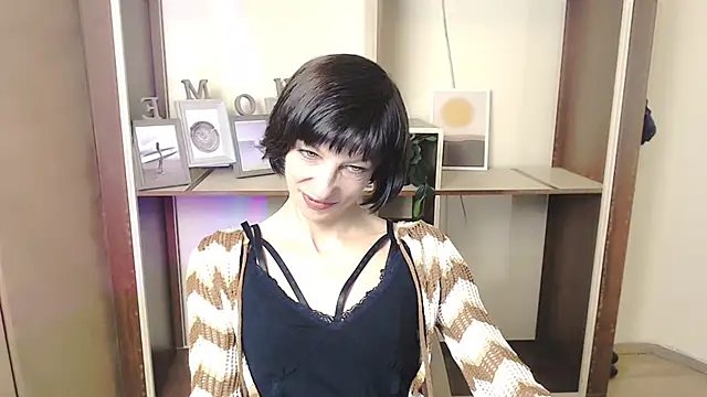  AngeliaFlow  online show from October 17, 2025, 7:33 am