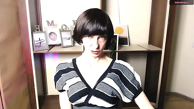  AngeliaFlow  online show from October 29, 2025, 7:43 am