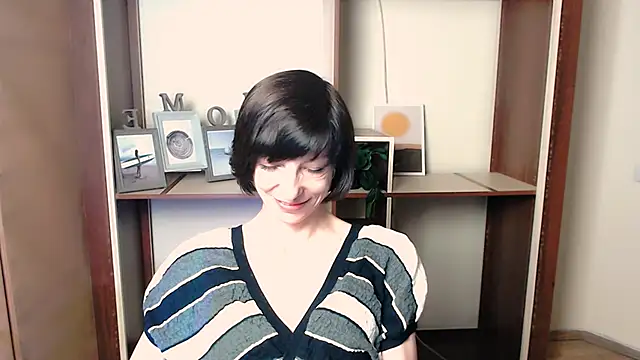  AngeliaFlow  online show from November 7, 2025, 8:03 am