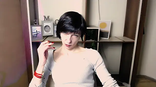  AngeliaFlow  online show from December 17, 2025, 6:52 am