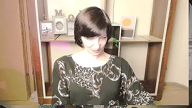  AngeliaFlow  online show from May 11, 2026, 2:45 pm