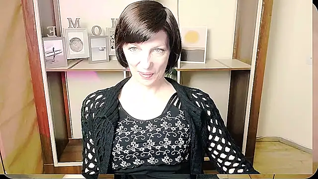  AngeliaFlow  online show from June 17, 2026, 8:06 am