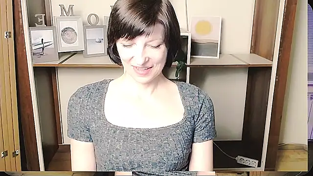  AngeliaFlow  online show from June 23, 2026, 8:01 am