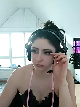 Gamergirl-Linela online show from February 5, 2025, 4:03 pm