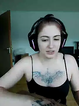 Gamergirl-Linela online show from March 4, 2025, 4:30 pm