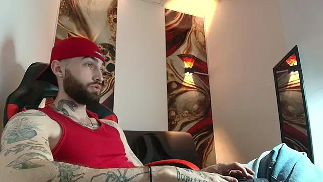 Luke davis01 online show from September 26, 2025, 1:15 pm