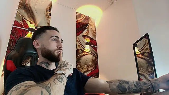 Luke davis01 online show from October 29, 2025, 1:24 pm