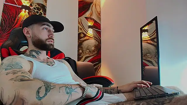 Luke davis01 online show from December 5, 2025, 1:20 pm