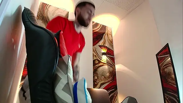 Snapshot of Luke_davis01 chatting on February 25, 2026, 1:10 pm Luke davis01 online show from February 25, 2026, 1:10 pm