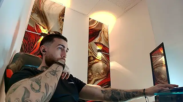 Snapshot of Luke_davis01 chatting on March 18, 2026, 1:03 pm Luke davis01 online show from March 18, 2026, 1:03 pm