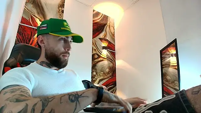 Snapshot of Luke_davis01 chatting on March 20, 2026, 12:54 pm Luke davis01 online show from March 20, 2026, 12:54 pm