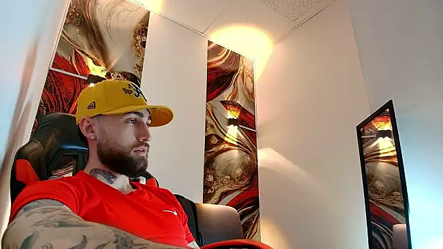 Snapshot of Luke_davis01 chatting on March 21, 2026, 1:05 pm Luke davis01 online show from March 21, 2026, 1:05 pm