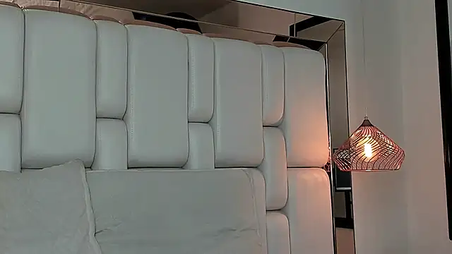 AngellsCollings online show from February 6, 2025, 8:02 pm