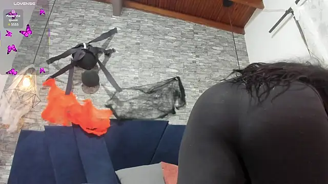 Sophia Brunett online show from October 24, 2025, 12:01 pm