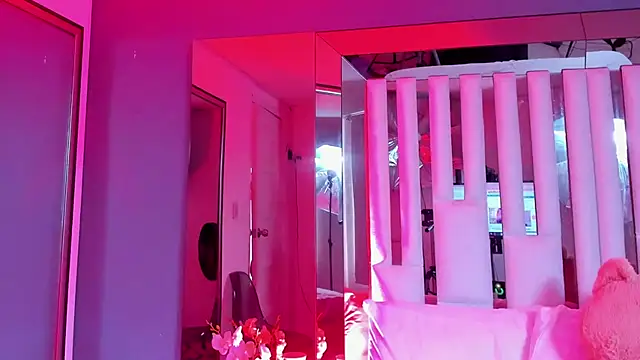 Cloee Rainbow1 online show from February 14, 2025, 5:57 pm