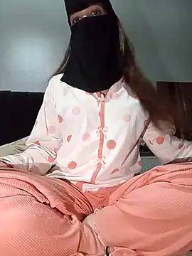 Snapshot of Milan-88 chatting on October 20, 2025, 9:15 pm Milan-88 online show from October 20, 2025, 9:15 pm