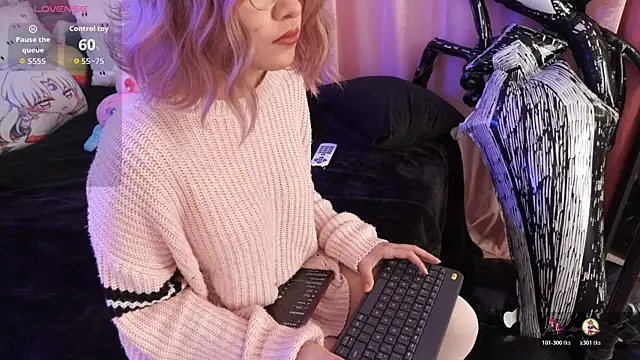 NataliaNovak online show from October 28, 2025, 9:06 pm