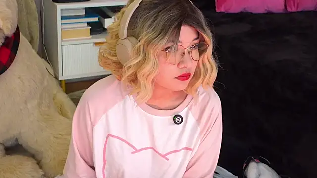 NataliaNovak online show from May 14, 2026, 6:47 pm