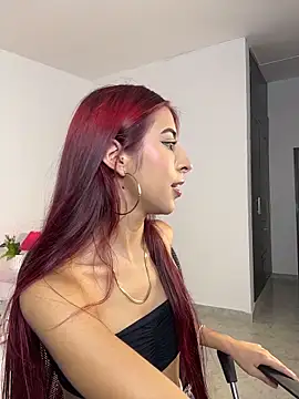 Snapshot of Mirandaa_Rogers chatting on February 21, 2026, 7:04 pm Mirandaa Rogers online show from February 21, 2026, 7:04 pm