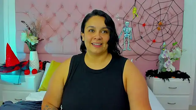 KourtneyEvans online show from November 1, 2025, 8:55 pm