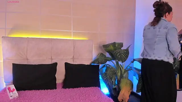  michonne  online show from November 10, 2025, 9:14 pm