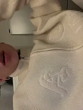 Snapshot of Daria-maus24 chatting on February 12, 2025, 9:43 pm Daria-maus24 online show from February 12, 2025, 9:43 pm