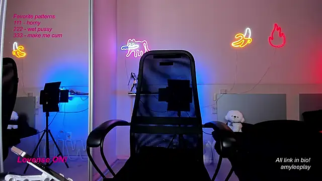 AmyLeeplay online show from February 25, 2025, 4:31 pm