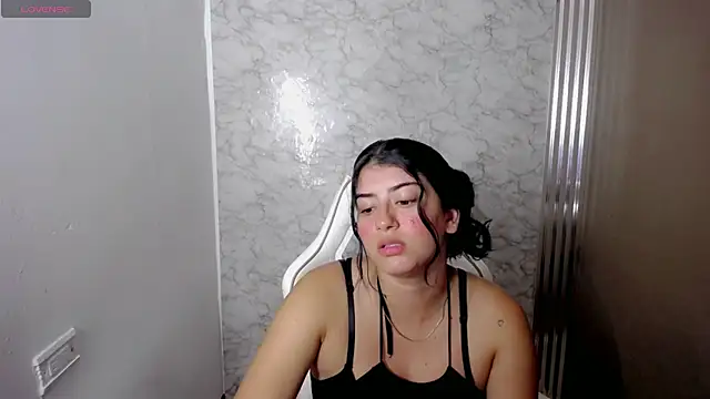 hello kityy25 online show from March 19, 2026, 2:26 am