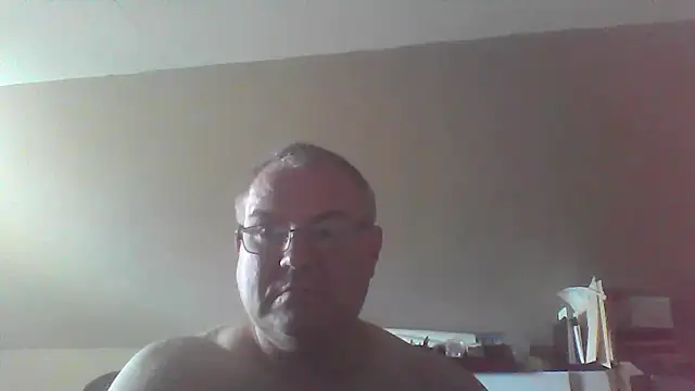 mkestr69 online show from September 12, 2025, 6:52 pm
