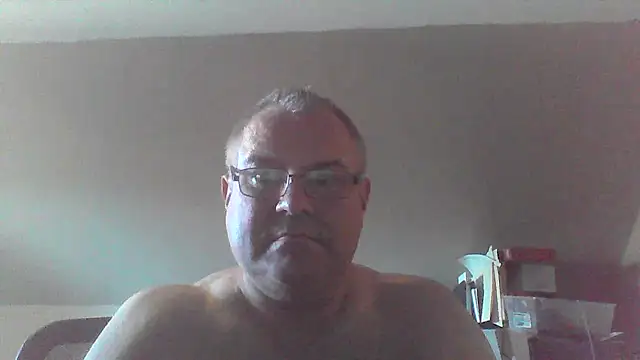 mkestr69 online show from October 5, 2025, 9:45 pm