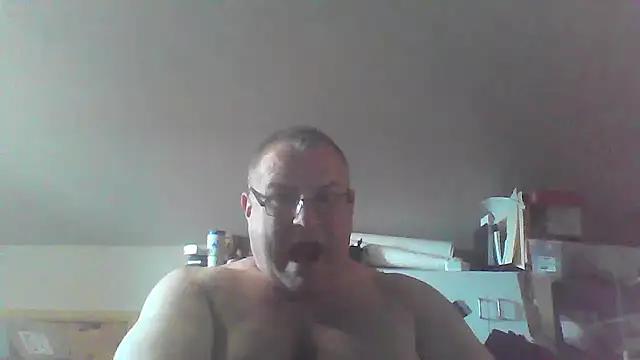 mkestr69 online show from October 15, 2025, 7:47 pm