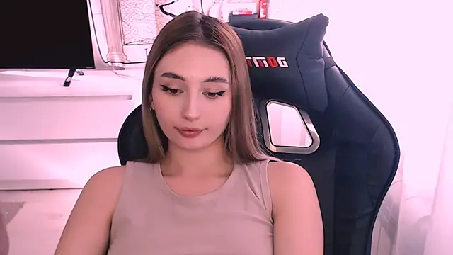 beauty blonde online show from September 19, 2025, 7:10 am