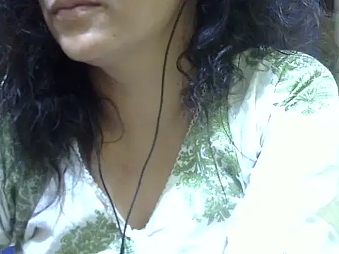 Snapshot of Your_cutiepie_ chatting on October 15, 2025, 4:29 pm Your cutiepie  online show from October 15, 2025, 4:29 pm